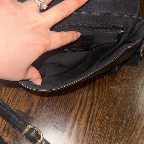 Etienne Aigner black leather crossbody shoulder bag 9.5X6.5 - Picture 4 of 7